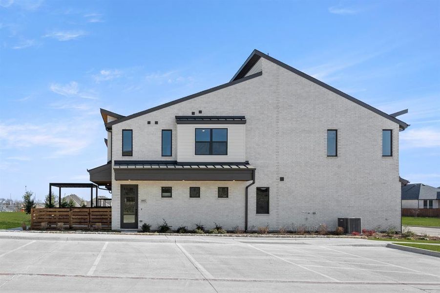 4602 White Buffalo_ 2223_Elm- Exterior-1