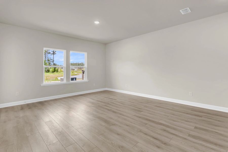 Spacious, unfurnished interior of a new home in Hammock Walk at Nexton, Summerville (Image 14).