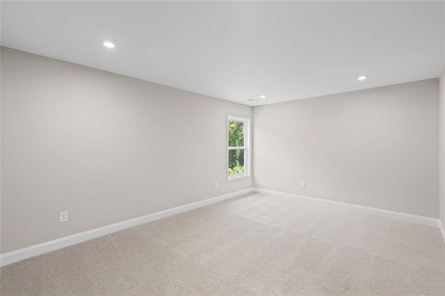 Spacious, unfurnished interior of a new home in Hidden Fields, Hoschton (Image 18).