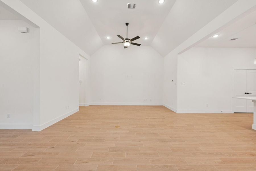 Spacious, unfurnished interior of a new home in Kresston, Montgomery (Image 32). Spacious, unfurnished interior of a new home in Kresston, Montgomery (Image 32).