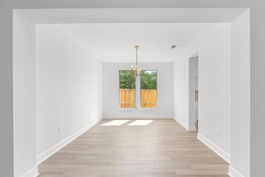 Spacious, unfurnished interior of a new home in Parmer Ranch, Georgetown (Image 15).