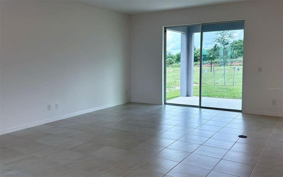 Spacious, unfurnished interior of a new home in , Howey-in-the-Hills (Image 12).