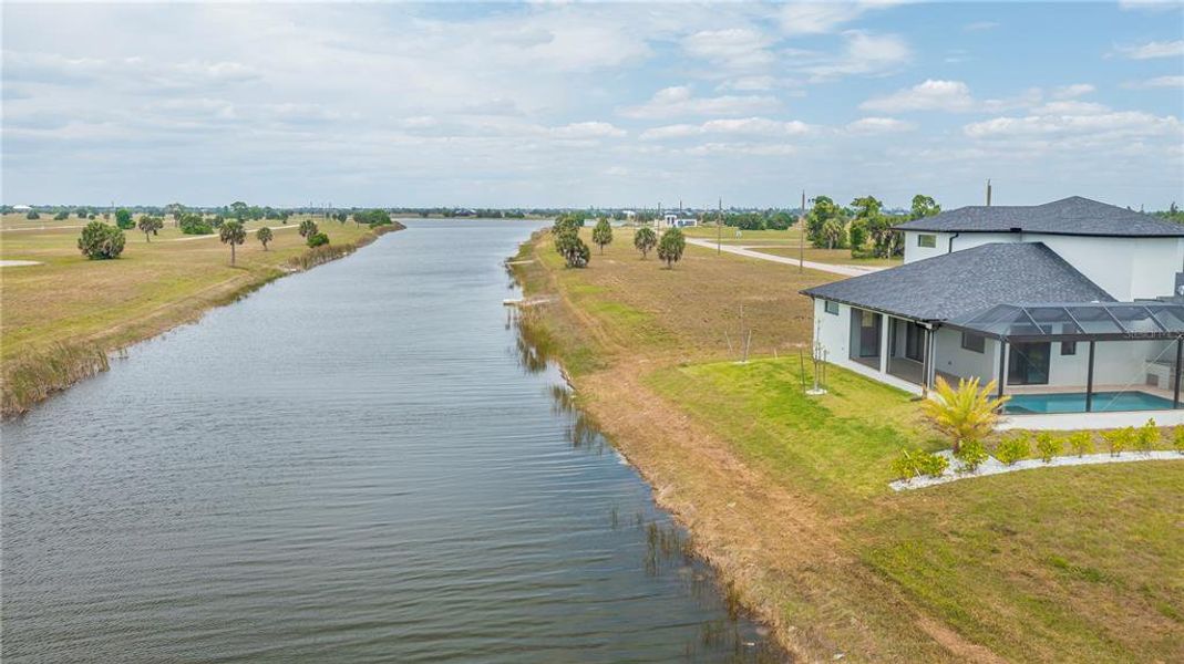 Exterior details and patio area of a home in , Placida (Image 3).