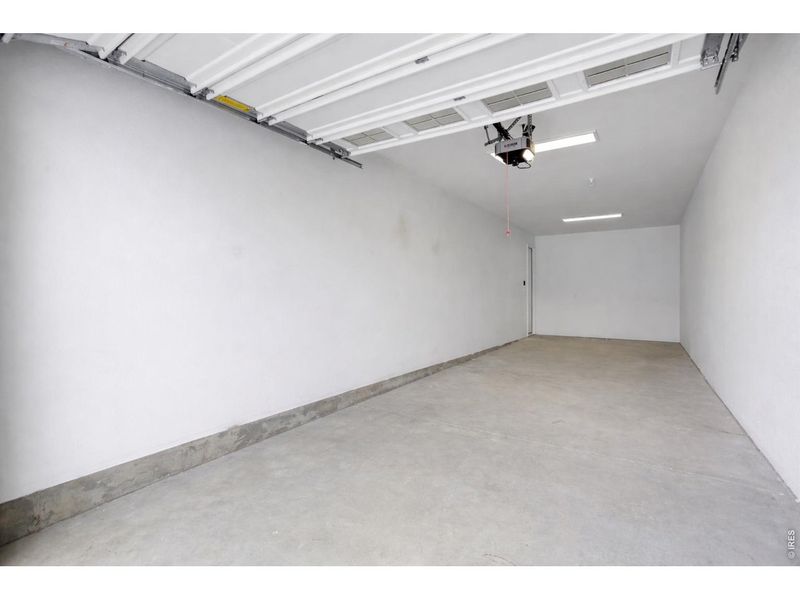 Spacious, unfurnished interior of a new home in , Broomfield (Image 26).