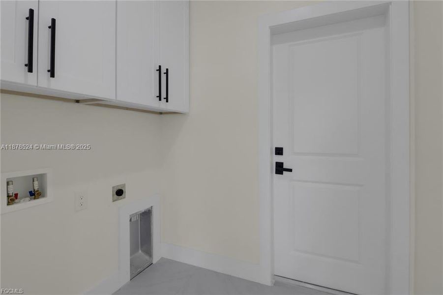 Furnished interior view inside a new home in , Lehigh Acres (Image 6). Furnished interior view inside a new home in , Lehigh Acres (Image 6).