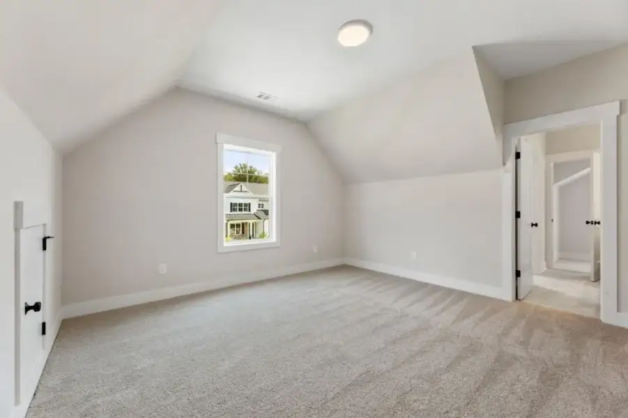 Spacious, unfurnished interior of a new home in Hillshire, Cumming (Image 17).