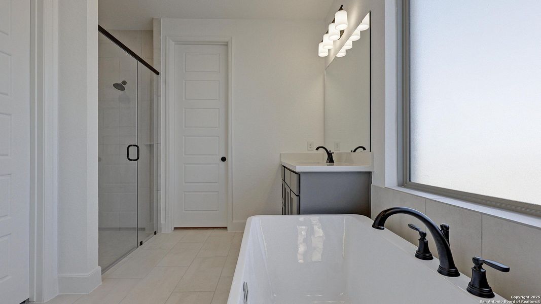 Furnished interior view inside a new home in Esperanza 50', Boerne (Image 14).