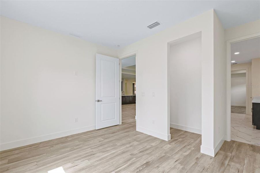 Spacious, unfurnished interior of a new home in , New Smyrna Beach (Image 36).