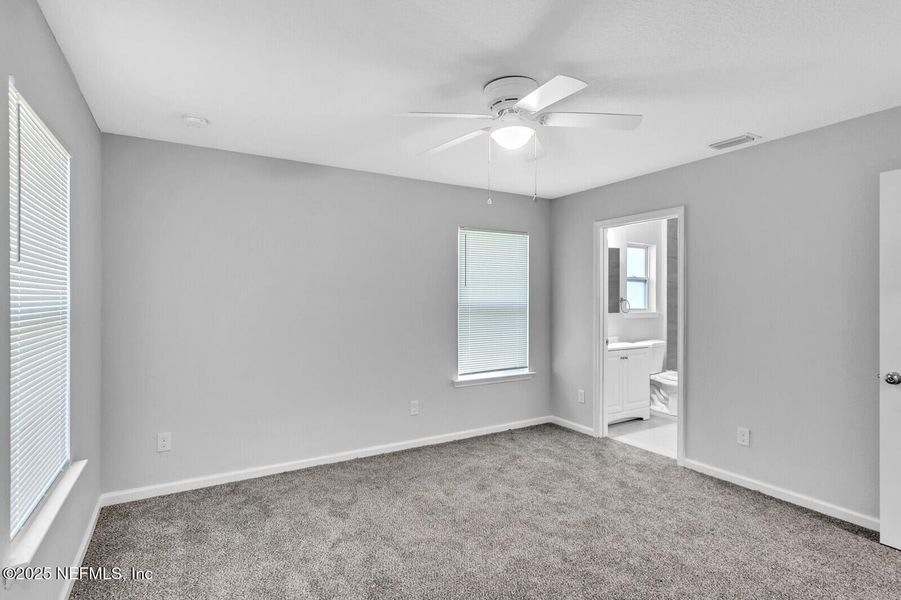 Spacious, unfurnished interior of a new home in , Jacksonville (Image 18).