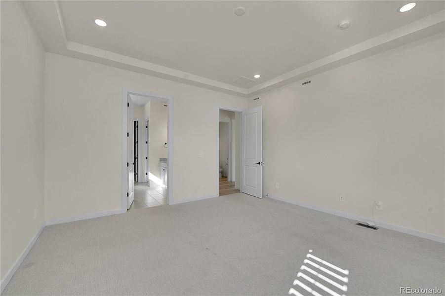 Spacious, unfurnished interior of a new home in Hilltop at Inspiration, Aurora (Image 32). Spacious, unfurnished interior of a new home in Hilltop at Inspiration, Aurora (Image 32).