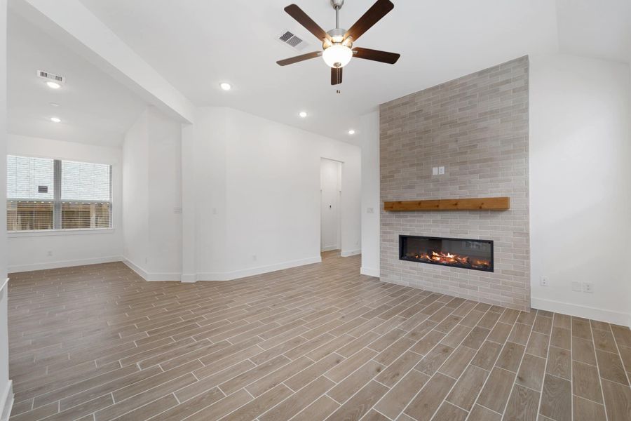 Spacious, unfurnished interior of a new home in Riceland, Mont Belvieu (Image 31). Spacious, unfurnished interior of a new home in Riceland, Mont Belvieu (Image 31).