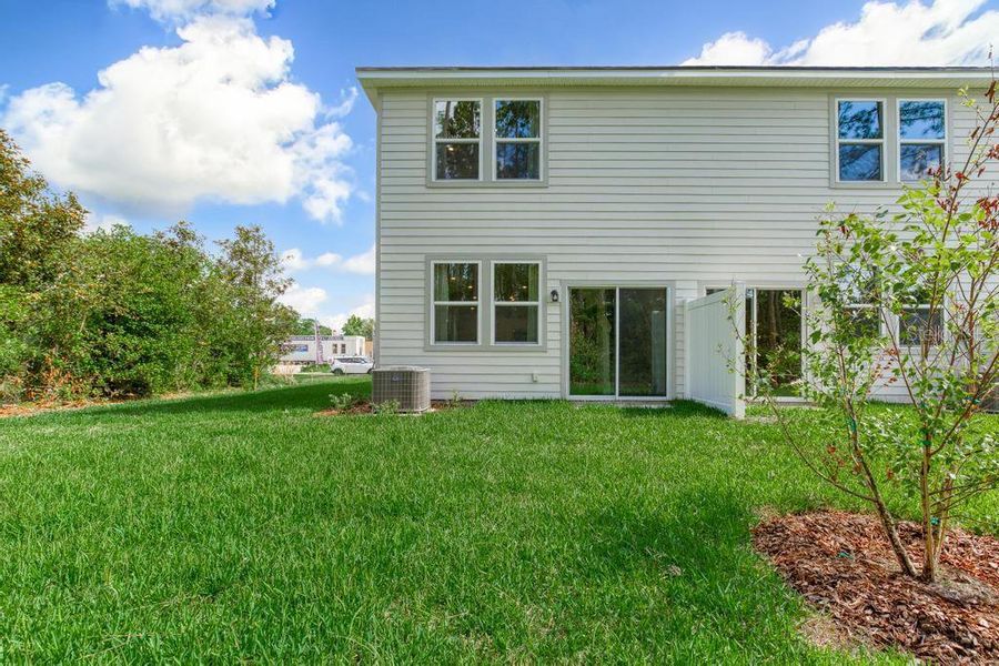 Exterior details and patio area of a home in , Jacksonville (Image 3).