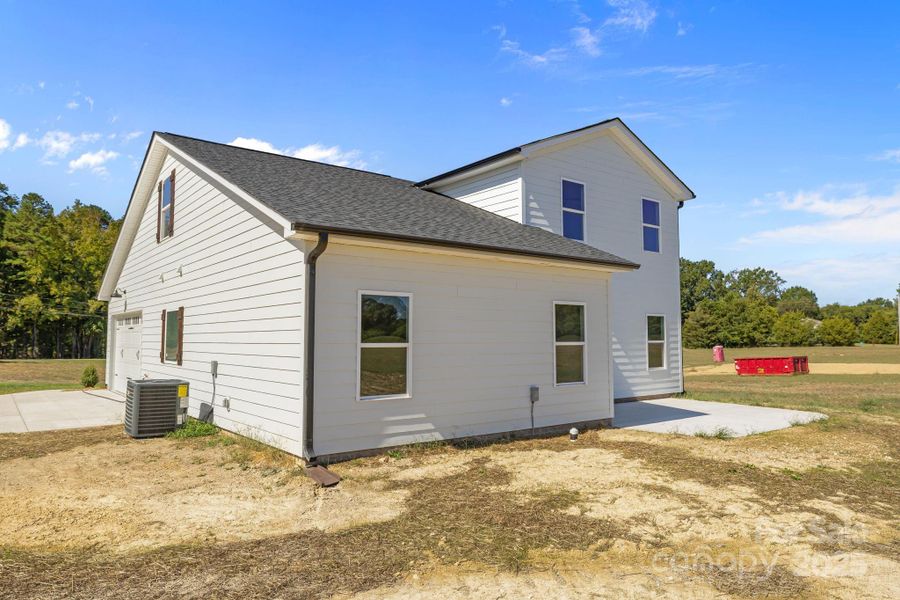 Exterior details and patio area of a home in , Monroe (Image 2).