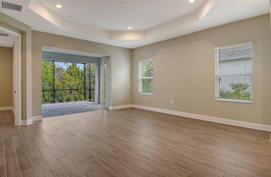 Spacious, unfurnished interior of a new home in , Venice (Image 22).