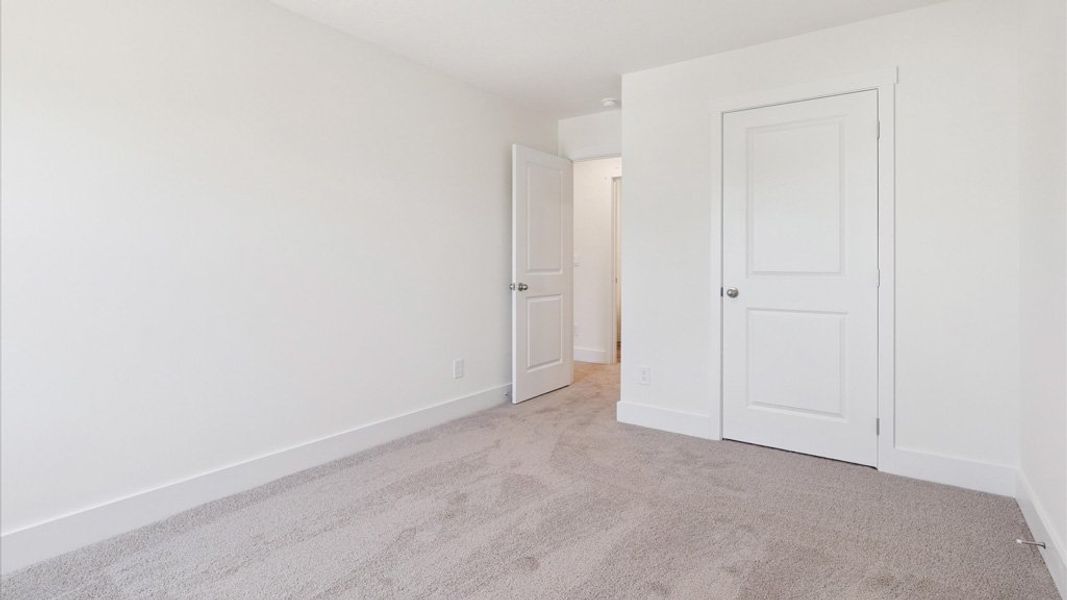 Spacious, unfurnished interior of a new home in Price's Point, Knoxville (Image 16).