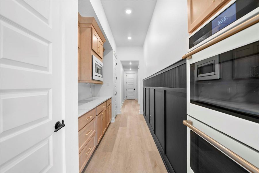 Furnished interior view inside a new home in King Oaks, Salado (Image 15). Furnished interior view inside a new home in King Oaks, Salado (Image 15).