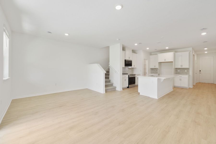 Spacious, unfurnished interior of a new home in Towns at Riverwalk, Sanford (Image 20).