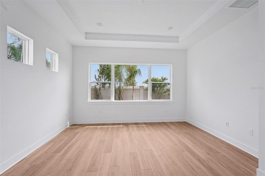 Spacious, unfurnished interior of a new home in Serengeti, Spring Hill (Image 34).