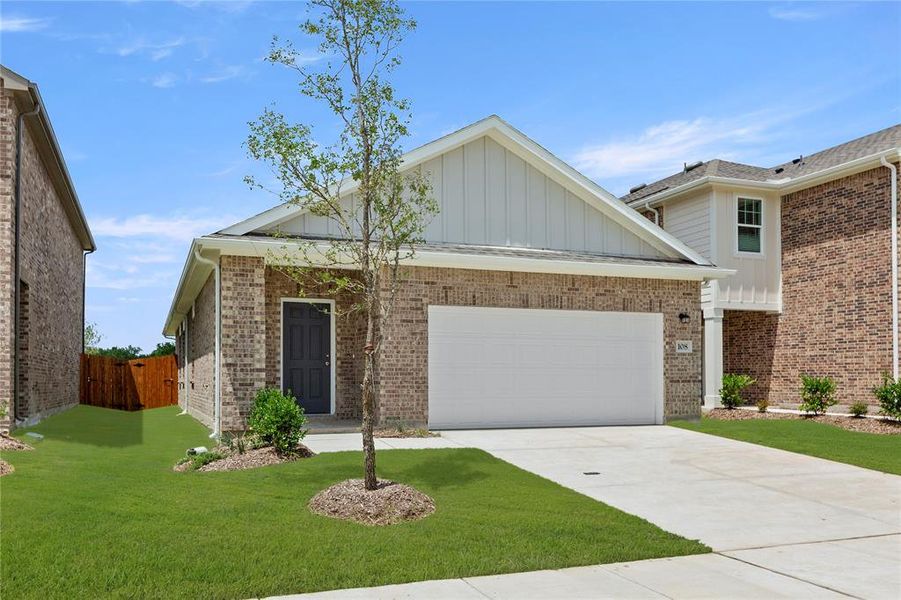 03. 108 Connecticut - Front (3) 03. 108 Connecticut - Front (3)