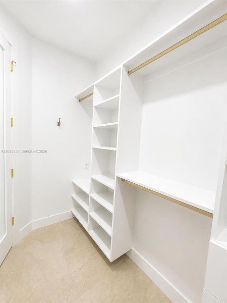 Spacious, unfurnished interior of a new home in , North Fort Myers (Image 22).
