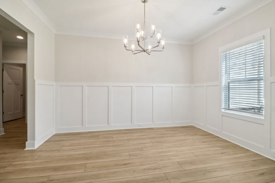 Representative unfurnished interior of a home built from the Sonoma II by Great Southern Homes in Edwards Ridge, Central (Image 49).
