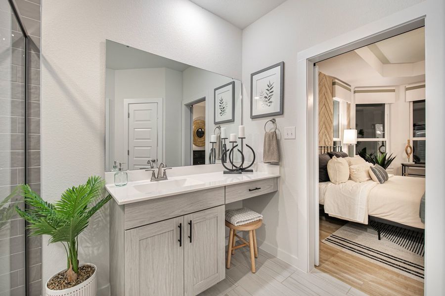 Furnished interior view inside a new home in Meyer Ranch, New Braunfels (Image 33).