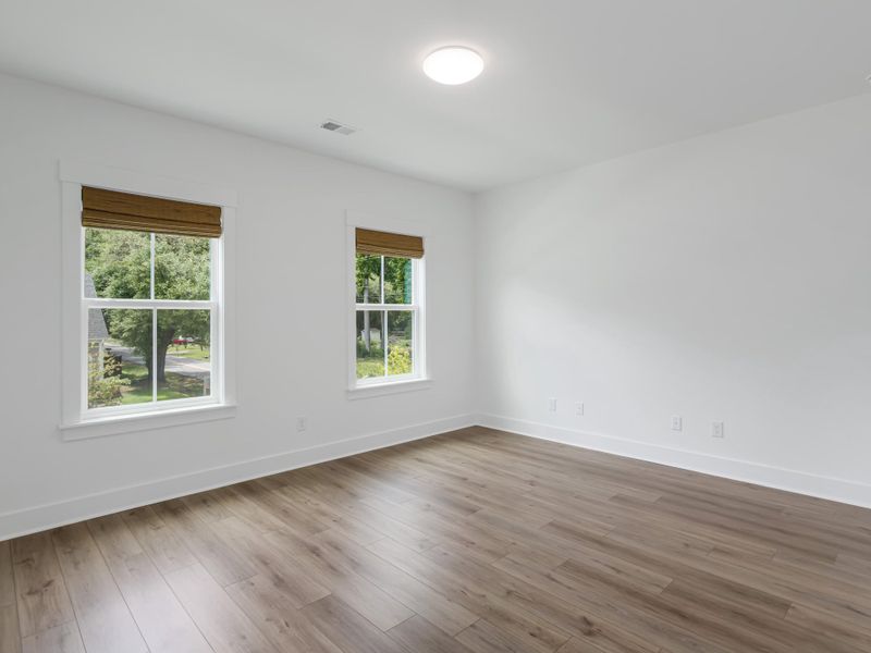 Spacious, unfurnished interior of a new home in Pineland Village, Summerville (Image 15).