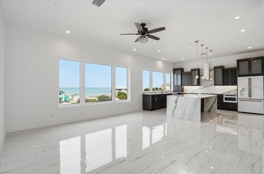 Image 86 of a home in .