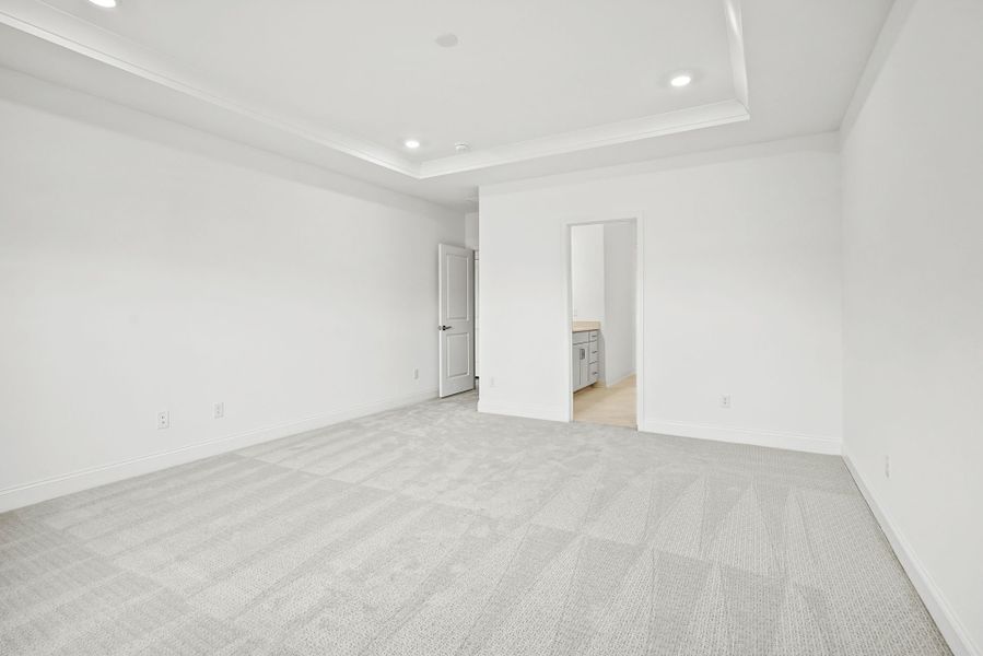 Spacious, unfurnished interior of a new home in Forest Creek, Waxhaw (Image 23).