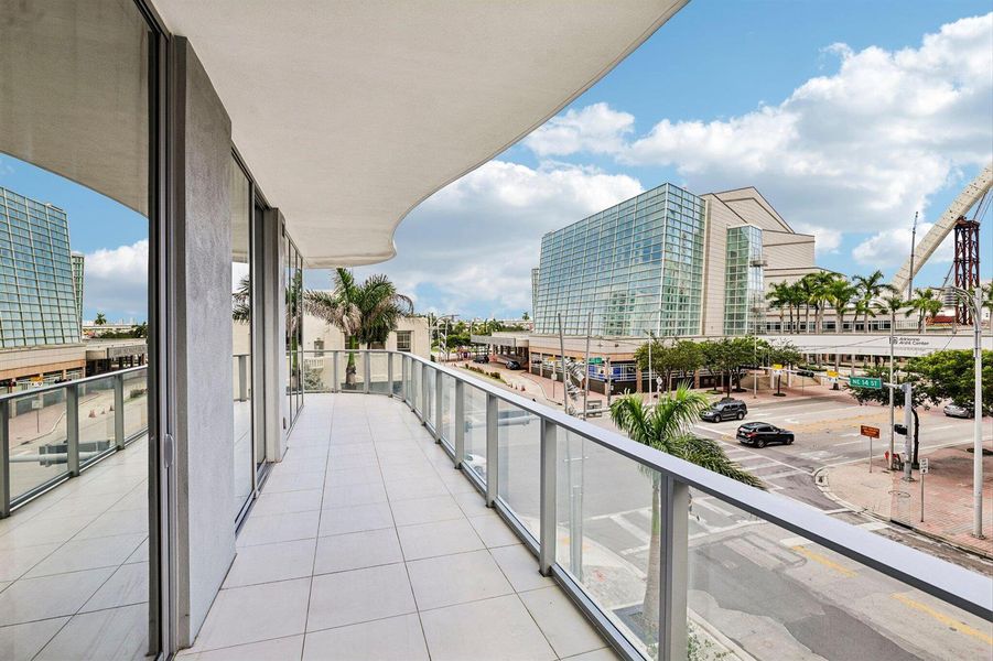 55-web-or-mls-Biscayne Blvd 201-S0409-05
