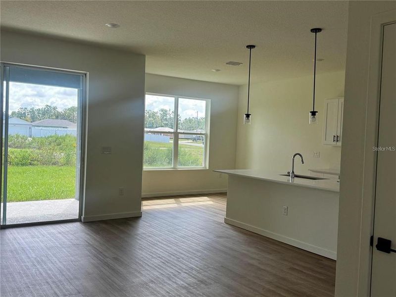 Spacious, unfurnished interior of a new home in Marion Oaks, Ocala (Image 11).