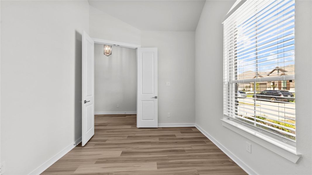 Spacious, unfurnished interior of a new home in , Conroe (Image 28). Spacious, unfurnished interior of a new home in , Conroe (Image 28).