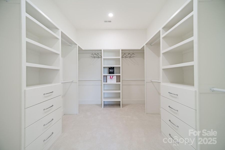 Image 32 of a home in .