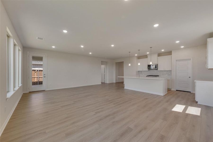 Spacious, unfurnished interior of a new home in Spiritas Ranch, Little Elm (Image 13).