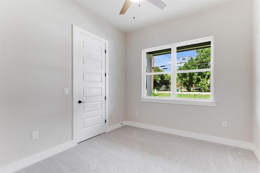 Spacious, unfurnished interior of a new home in , Marble Falls (Image 25).
