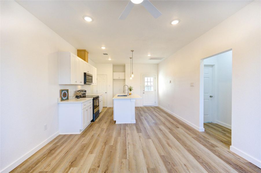 Spacious, unfurnished interior of a new home in , Cleveland (Image 32).