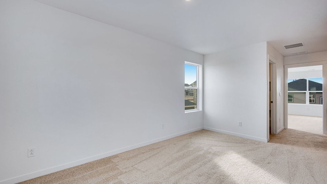 Spacious, unfurnished interior of a new home in Silver Peaks, Lochbuie (Image 25). Spacious, unfurnished interior of a new home in Silver Peaks, Lochbuie (Image 25).