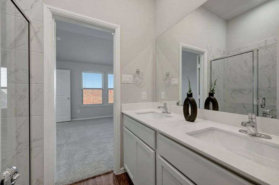 Owner's Bathroom Owner's Bathroom