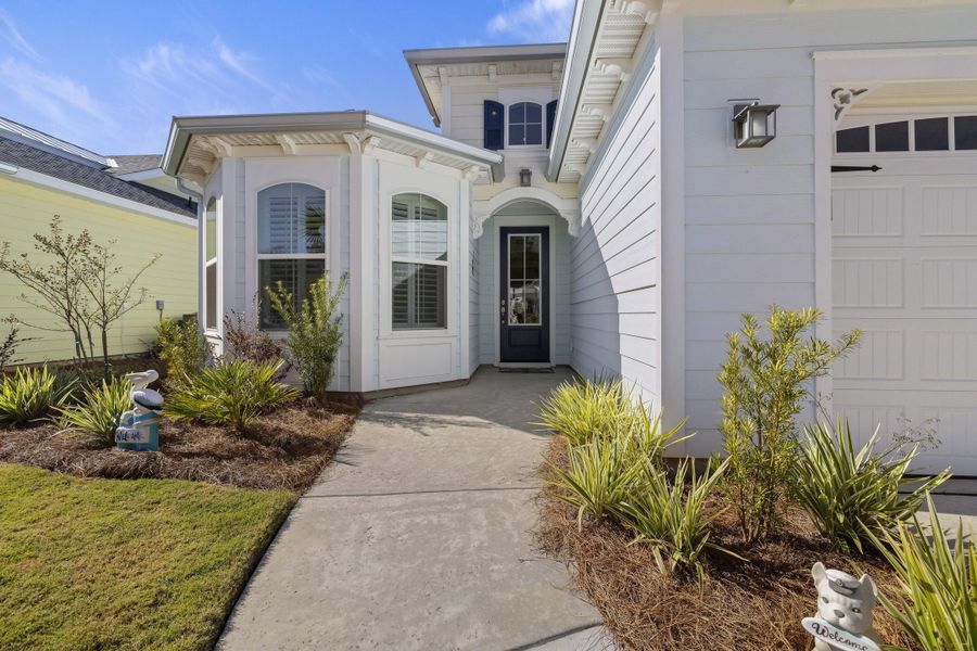 Exterior details and patio area of a home in , Hardeeville (Image 24).