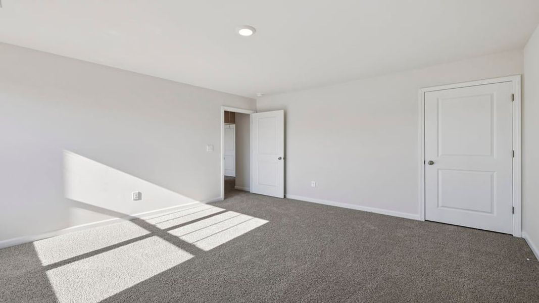 Spacious, unfurnished interior of a new home in Woodglen, Piedmont (Image 23).