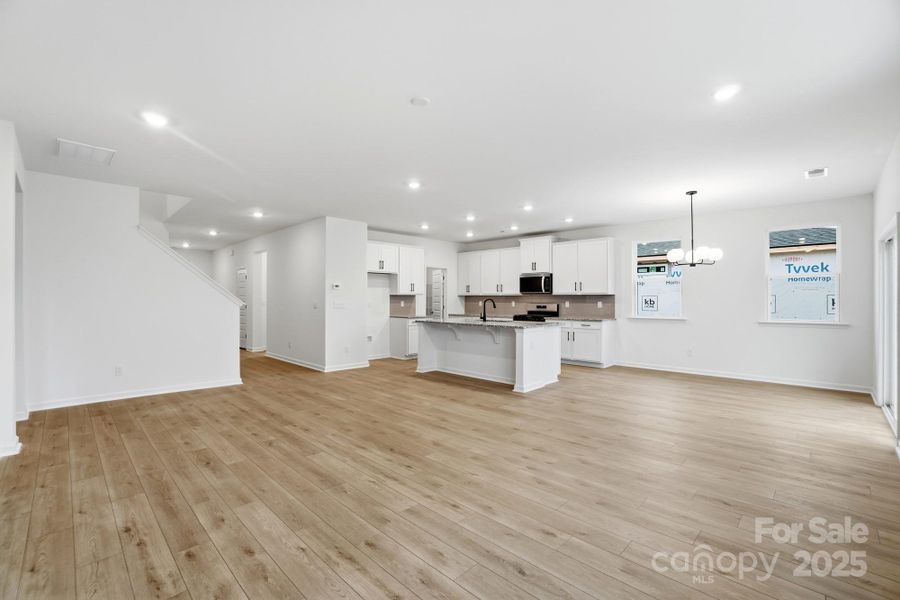 Spacious, unfurnished interior of a new home in Wellington Pointe Executive, Monroe (Image 18).