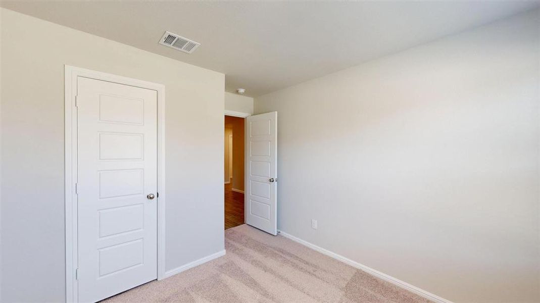 Spacious, unfurnished interior of a new home in Forest Park, Princeton (Image 27).
