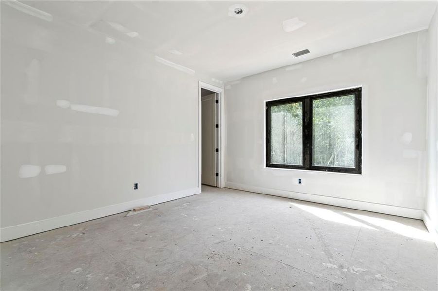 Spacious, unfurnished interior of a new home in , Fairburn (Image 43).