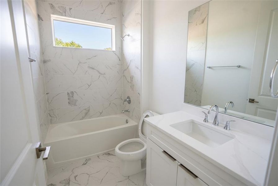 Furnished interior view inside a new home in , Montverde (Image 42).