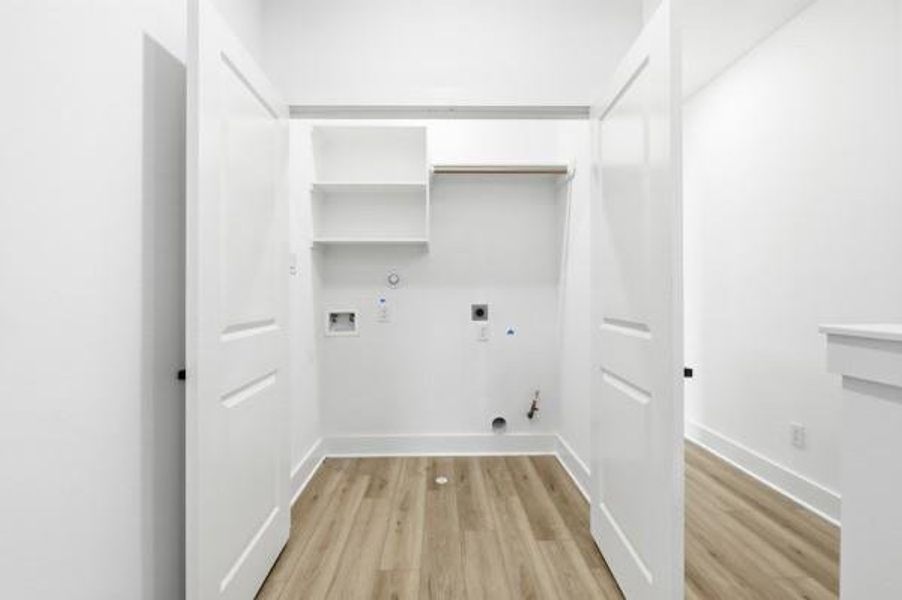 Spacious, unfurnished interior of a new home in , Houston (Image 12).