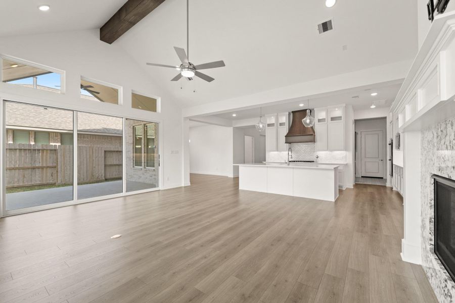 Spacious, unfurnished interior of a new home in The Highlands - 65', Porter (Image 29).