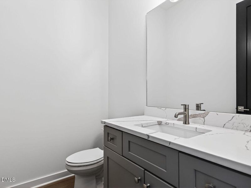 020-1280x960-half-bath 020-1280x960-half-bath
