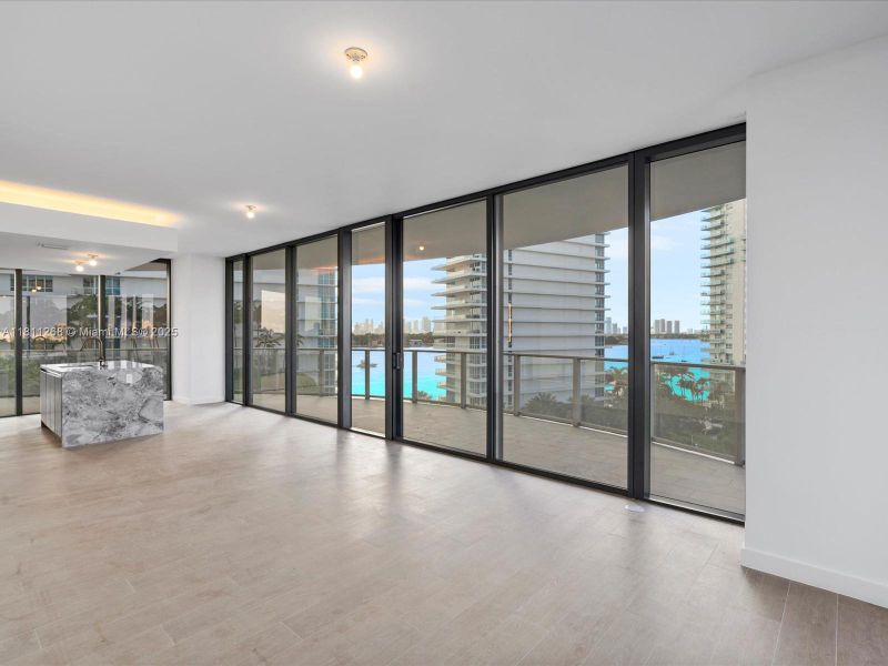 Spacious, unfurnished interior of a new home in Five Park, Miami Beach (Image 21). Spacious, unfurnished interior of a new home in Five Park, Miami Beach (Image 21).