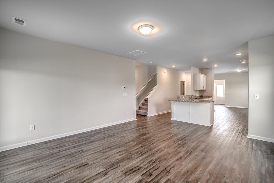 Spacious, unfurnished interior of a new home in , Summerville (Image 24).