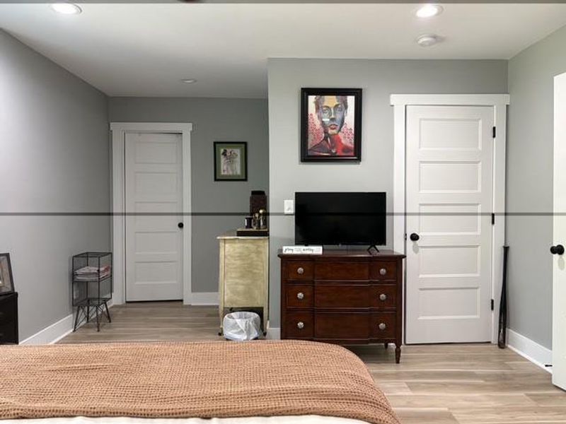 Furnished interior view inside a new home in , Atlanta (Image 32).